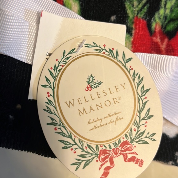 Set of 2 Wellesley Manie finger tip towel New - Picture 2 of 11